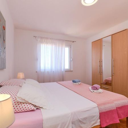 Sea View Apartment Sandra In Mali Lošinj Exteriér fotografie